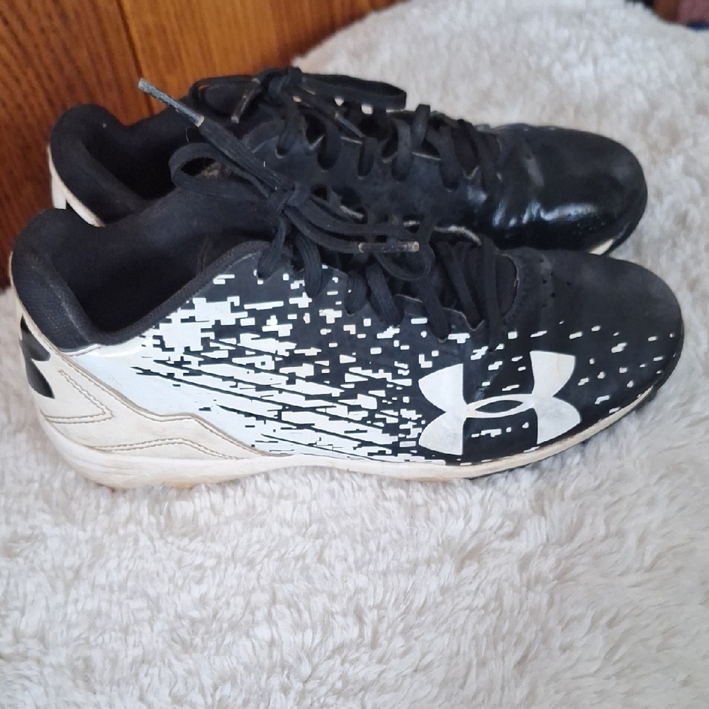 Under Armour Monochrome Soccer Cleats 3Y
